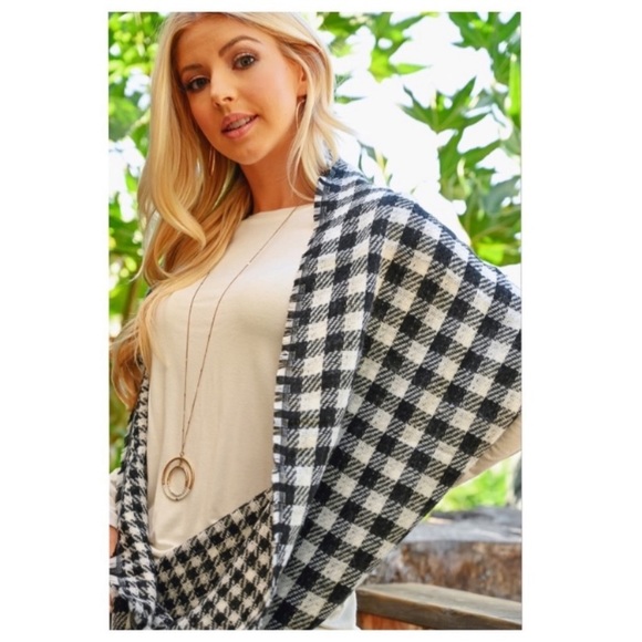 🍁New Black And White Buffalo Print Versatile Infinity Scarf, Wrap🍁 - Picture 3 of 4